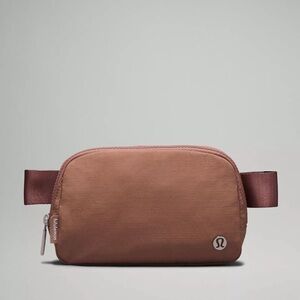 Lululemon Everywhere Belt Bag 1L in Twilight Rose
